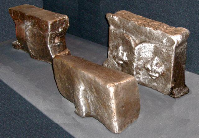 Troyes_M0_anvils2_640