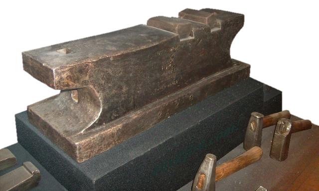 Troyes_MO_anvil8_e640
