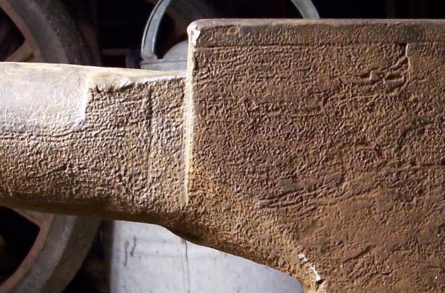 unidentified_anvil_detail_640
